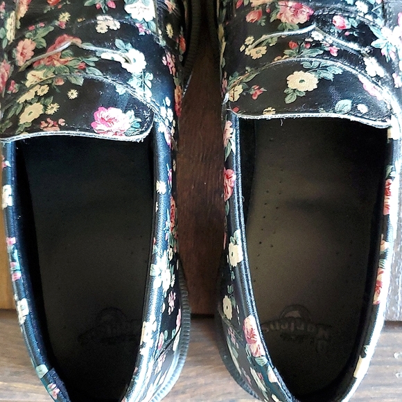 DR.MARTENS Addy Floral Loafer, Size 9/41 - Picture 7 of 9